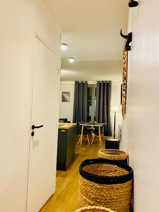 50M2 Flat In Heart Of Orleans - Canal Foot & Bein מראה חיצוני תמונה